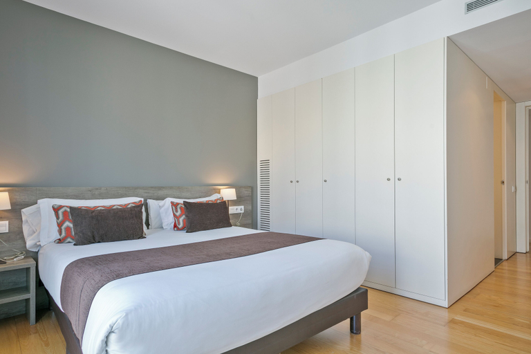 Bedroom 4, Lugaris Beach - Apartments, Barcelona