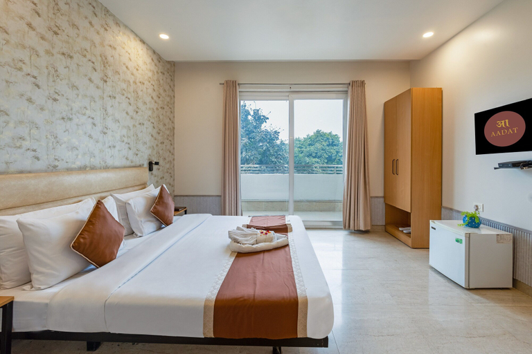 Bedroom 3, Aadat Hotel Subhash Chowk Gurgaon, Gurgaon