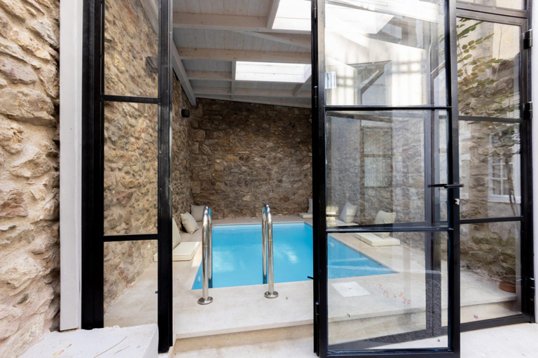 Room 5, Incomparable Plaka s Lux 2bdrm Apt w Pvt Heated Pool, Attica