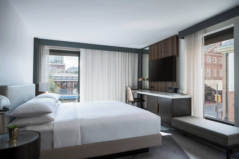 Bedroom 3, Philadelphia Marriott Old City, Philadelphia