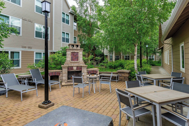 Food & Drinks 5, Residence Inn by Marriott Anchorage Midtown, Anchorage