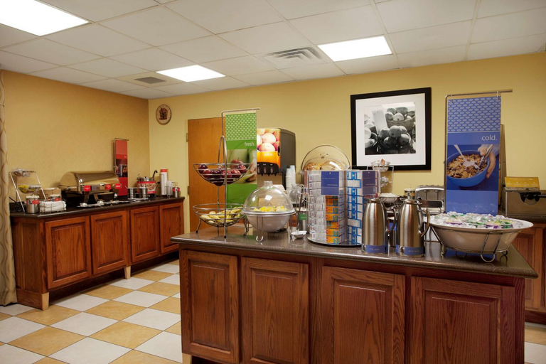 Food & Drinks 5, Hampton Inn Sidney, Shelby