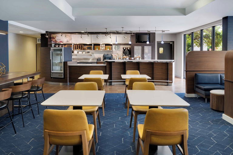 Food & Drinks 5, Courtyard by Marriott Austin South, Travis