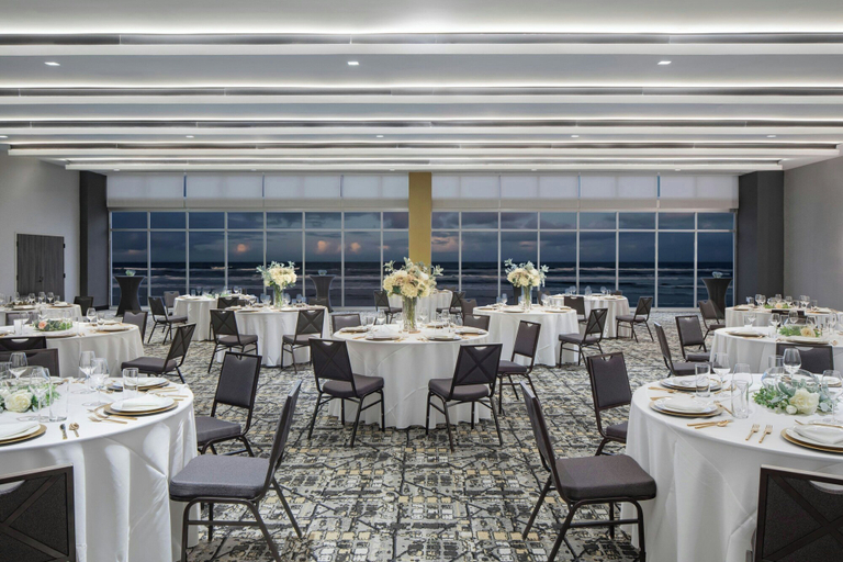 Food & Drinks 5, Renaissance Daytona Beach Oceanfront Hotel, Volusia