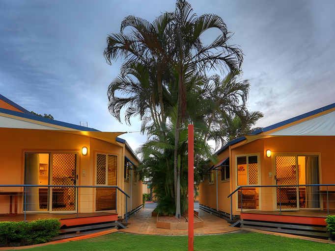 Exterior 14