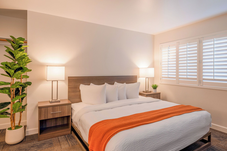 Bedroom 4, Inn At Moss Landing Point, Monterey