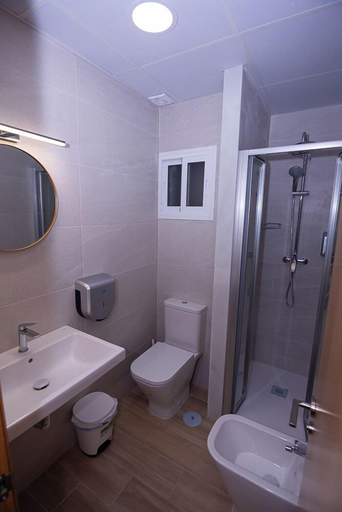 Bathroom 5, Hostal Guillot, Málaga