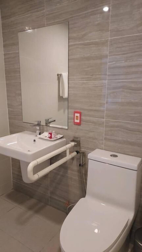 Bathroom 26