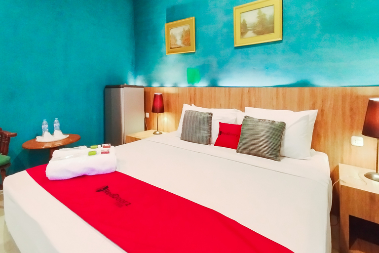 RedDoorz near Focal Point Medan, Medan