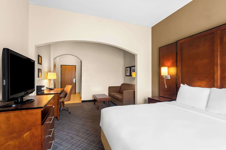 Bedroom 3, Comfort Suites Vincennes, Knox