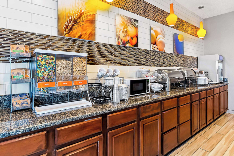 Food & Drinks 5, Comfort Suites Vincennes, Knox