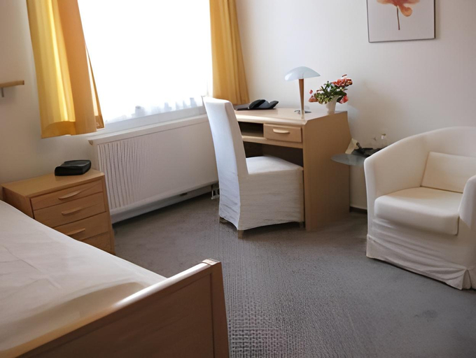 Bedroom 24