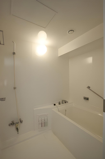 Bathroom 16