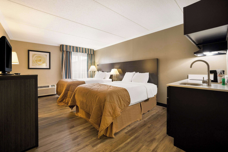 Bedroom 4, Suburban Studios Syracuse Fairgrounds, Onondaga