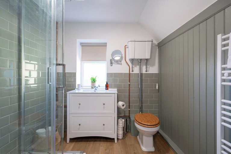 Bathroom 4, The Buddle Inn, Isle of Wight