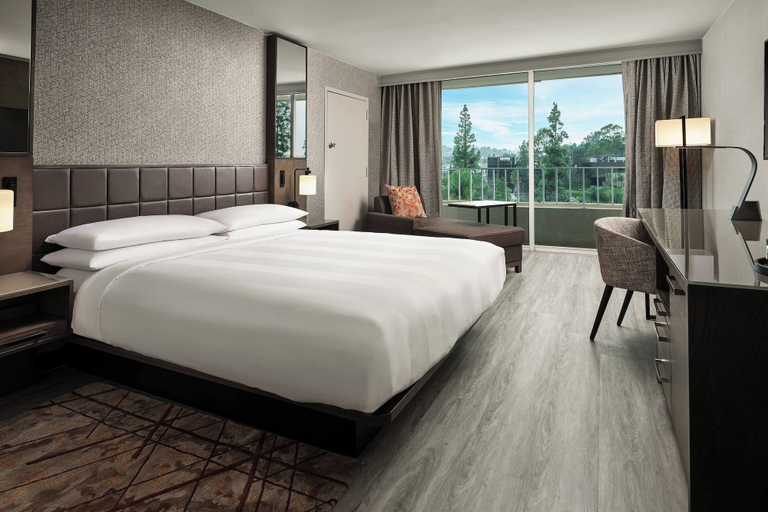 Bedroom 4, Warner Center Marriott Woodland Hills, Los Angeles