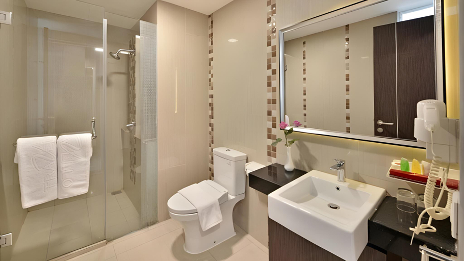 Bathroom 11