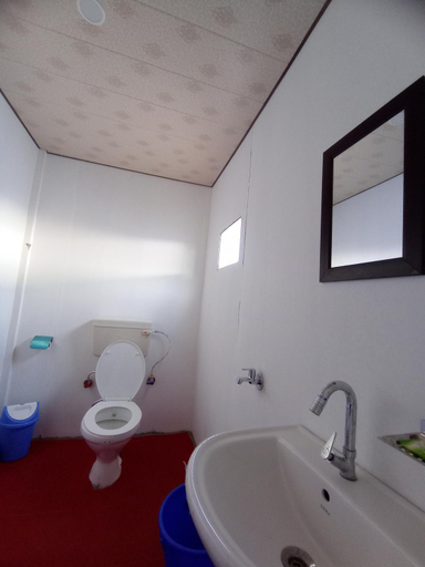 Bathroom, pangong rainbow cottage, Leh