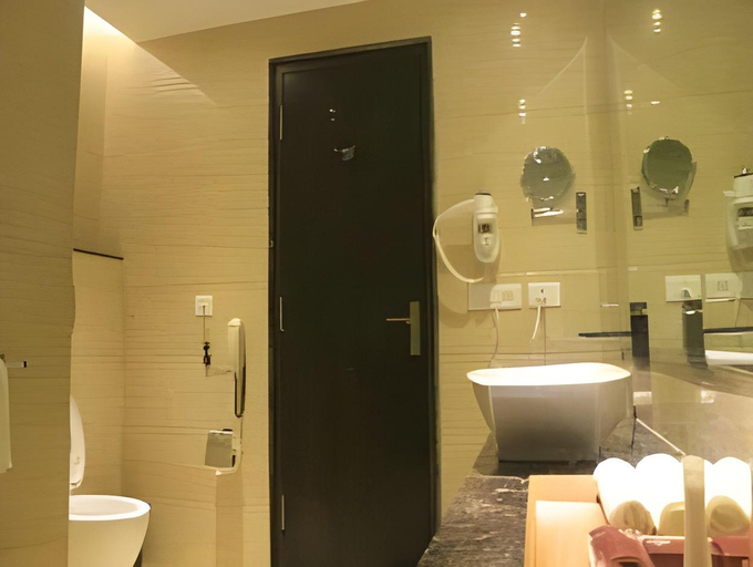 Bathroom 12