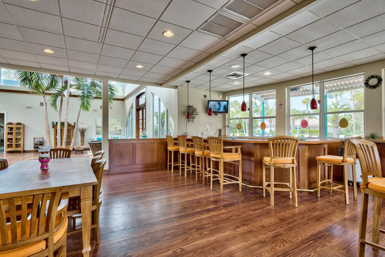 Food & Drinks, Destiny Casa, Okaloosa