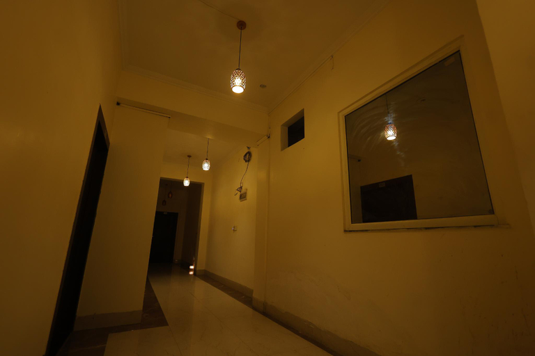 Others 5, Silver Oaks Inn, Mathura