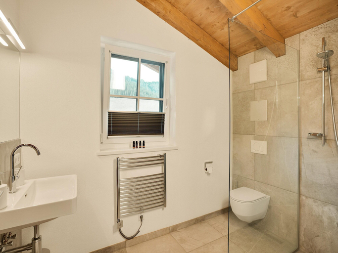 Bathroom 3, Luxurious Holiday Home With Sauna, Zell am See