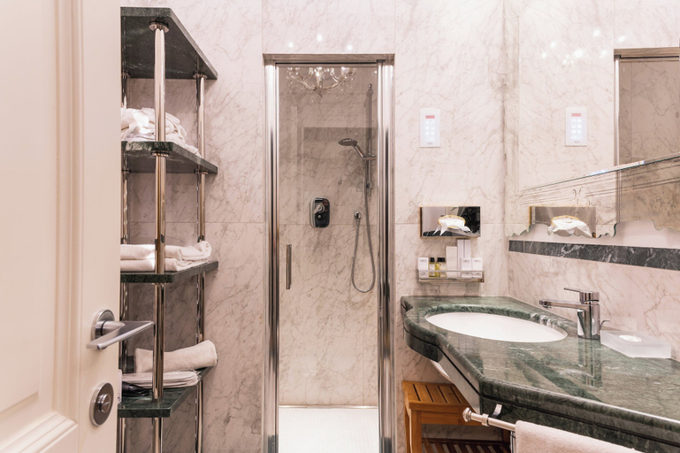 Bathroom 4, Art Hotel Commercianti, Bologna