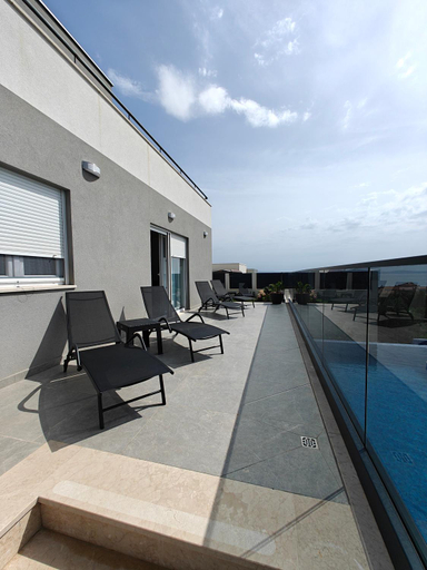 Sport & Beauty 2, Villa Diva DI with private pool and jacuzzi, Podstrana