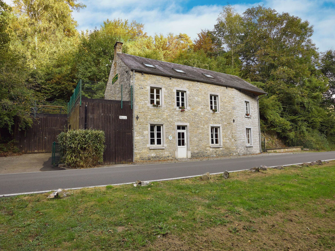 Charming and well renovated country house, Namur