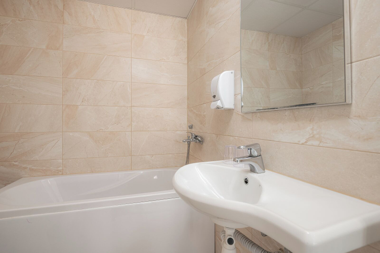 Bathroom 4, Hotell Tammsaare Full Automated Hotel, Pärnu