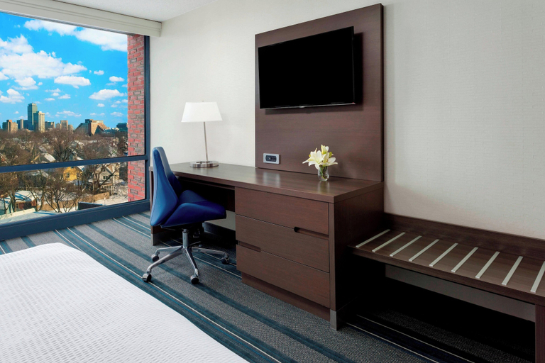 Bedroom 4, Courtyard by Marriott Boston-Cambridge, Cambridge