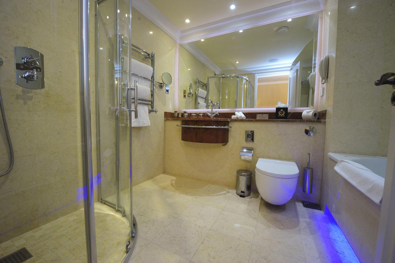Bathroom 4, Kilronan Castle Hotel