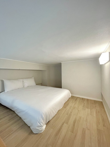 Bedroom 4, Blue Ocean Hotel 3, Jung