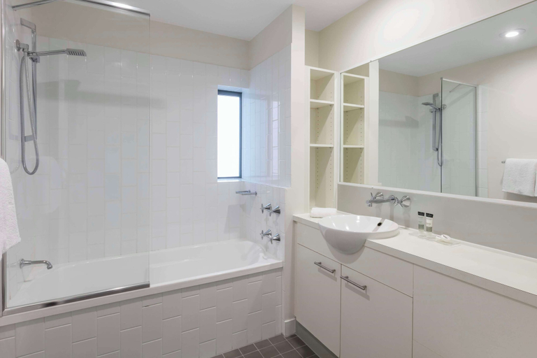 Bedroom 5, Oaks Brisbane on Margaret Suites, Brisbane