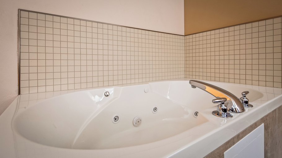 Bathroom 4, Best Western Brookfield, Linn
