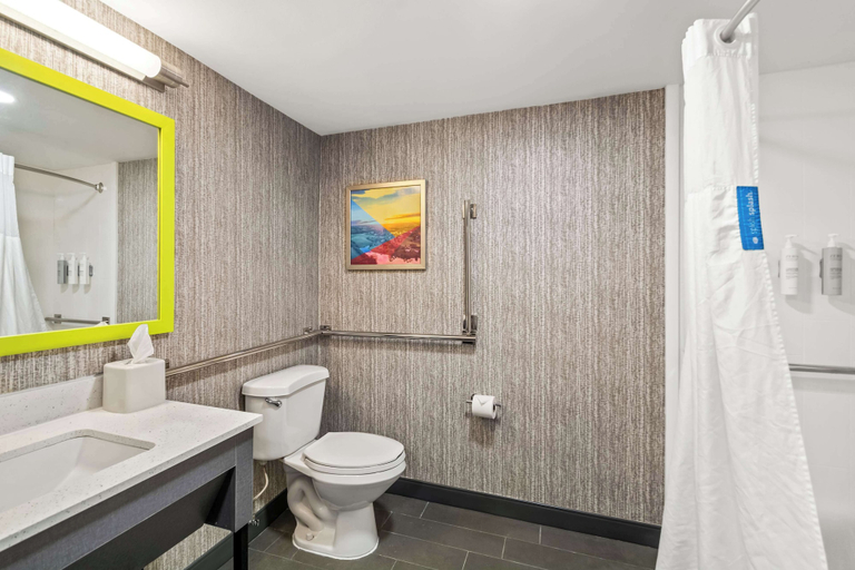 Bathroom 4, Hampton Inn Lexington/Georgetown, Scott