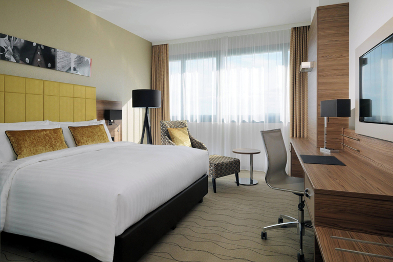 Bedroom 3, Bonn Marriott Hotel, Bonn