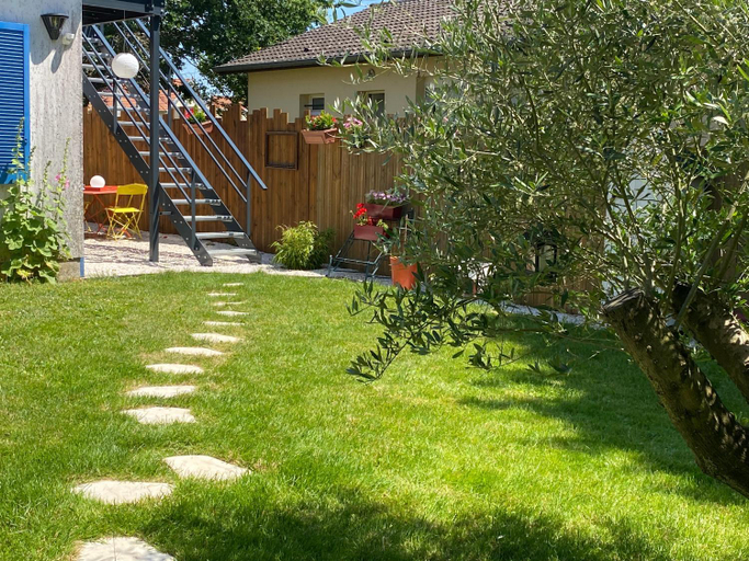 Others 5, Le Bon Etage, Meuse
