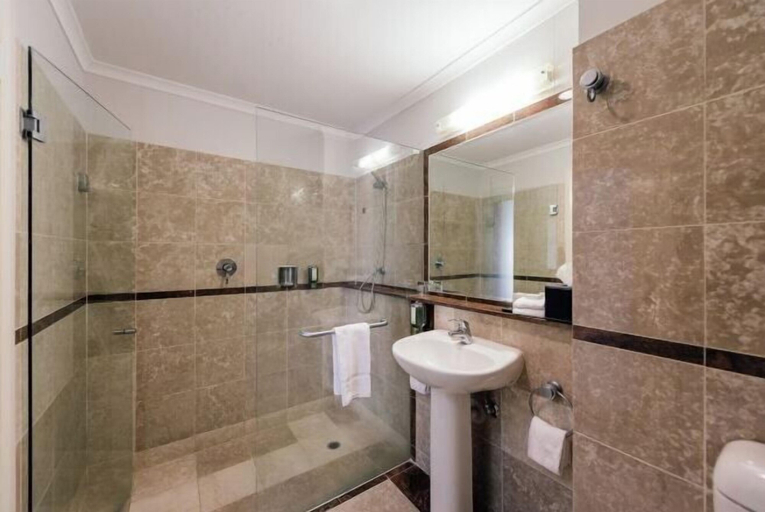 Bathroom 27