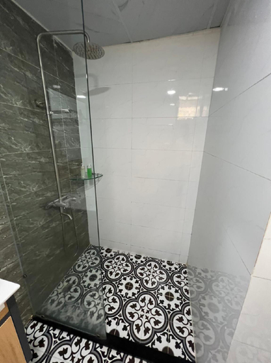 Bathroom 18