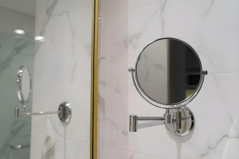 Bathroom 14