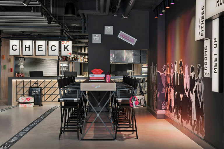 Food & Drinks 2, Moxy Duesseldorf City, Düsseldorf