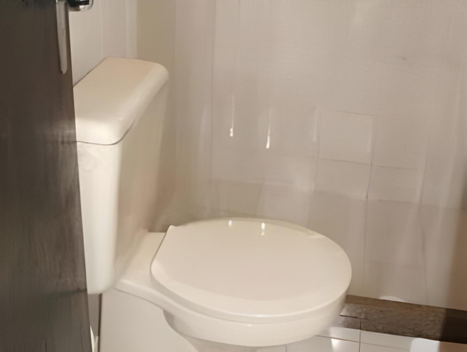 Bathroom 10