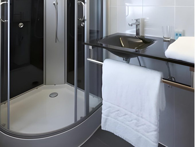 Bathroom 6