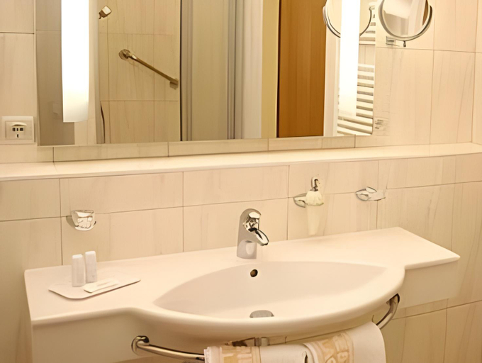 Bathroom 7