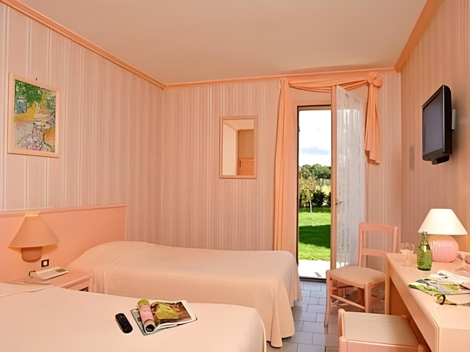 Bedroom 12