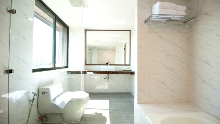 Bathroom 5, B2 Chang Phueak Gate Premier Hotel, Muang Chiang Mai