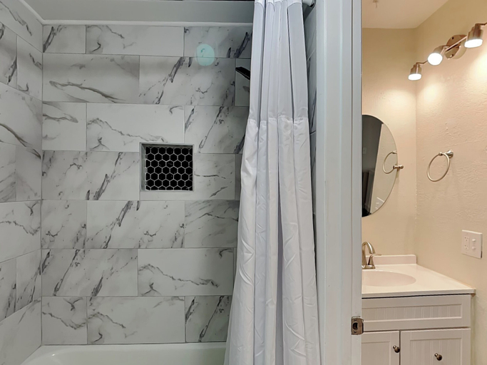 Bathroom 3, Summit Beach Resort by Resort Collection, Bay
