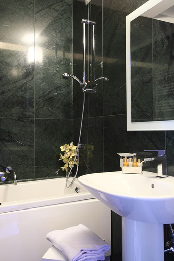 Bathroom 4, Loftmania Boutique Hotel, Muang Chumphon