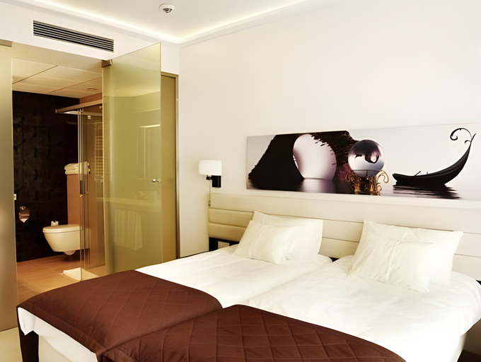 Bedroom 10